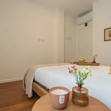 Volta Square With Terrace By Rent Apartment *