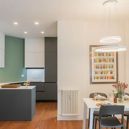 Volta Square With Terrace By Rent Apartment *