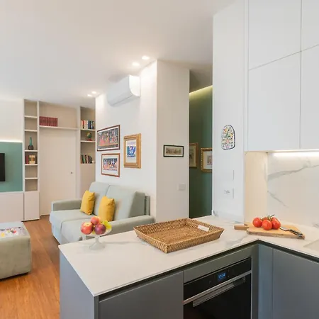 Apartment Volta Square With Terrace By Rent Como