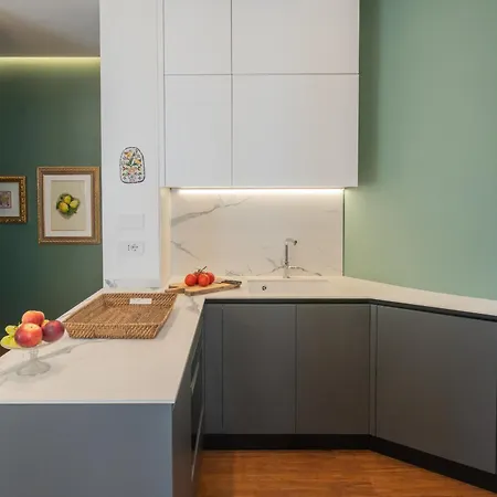 Volta Square With Terrace By Rent Apartment Como