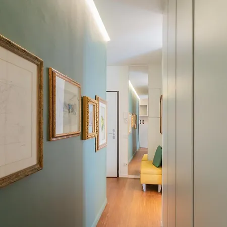 Volta Square With Terrace By Rent