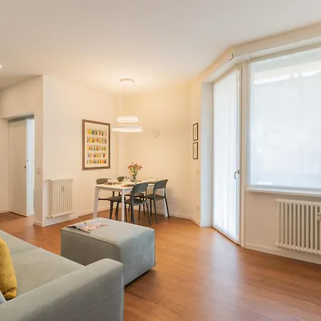 Volta Square With Terrace By Rent Apartament