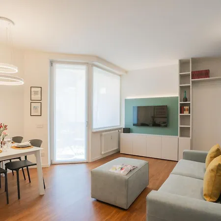Volta Square With Terrace By Rent Apartament