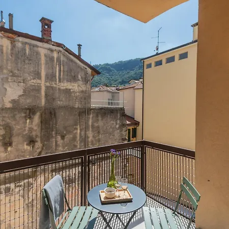 Volta Square With Terrace By Rent Apartament